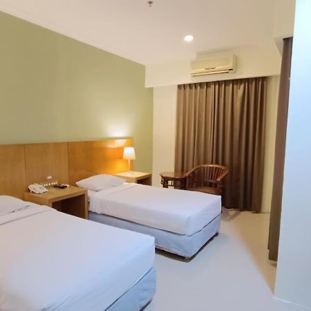 Hotel Wisata Palembang Exterior photo